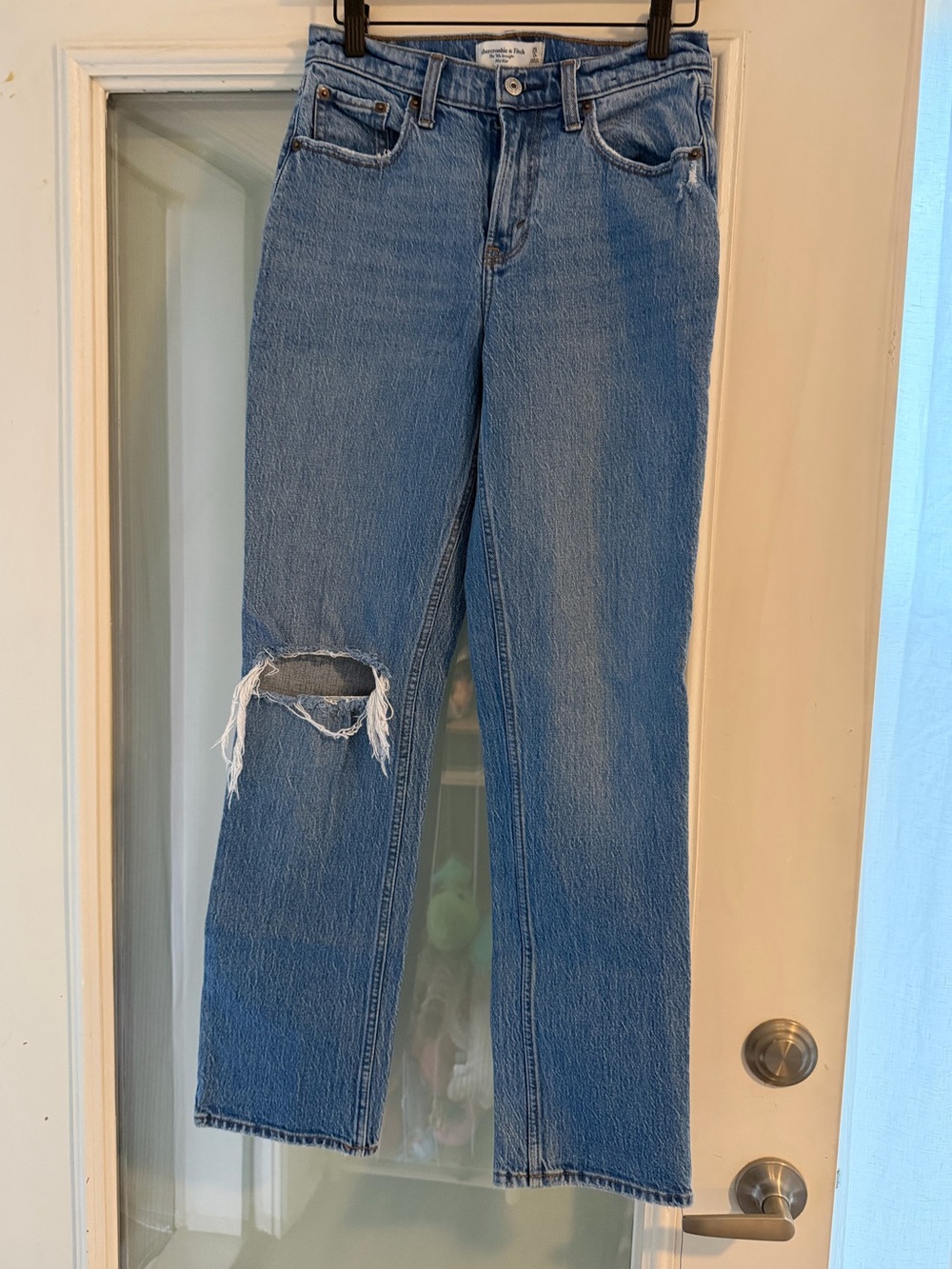 Abercrombie & Fitch The 90s Straight
Mid Rise Curve Love- Size 25 - Distressed